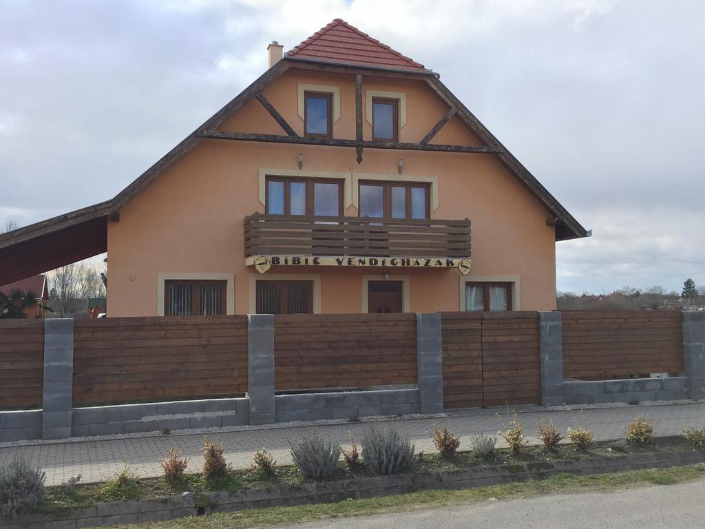 Hotel Bibic Vendeghazak Nagybajom Exteriér fotografie