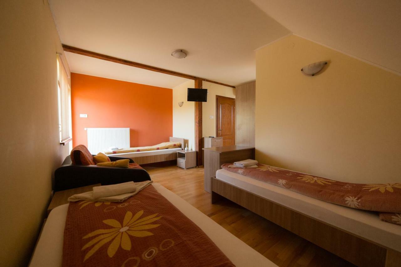 Hotel Bibic Vendeghazak Nagybajom Exteriér fotografie