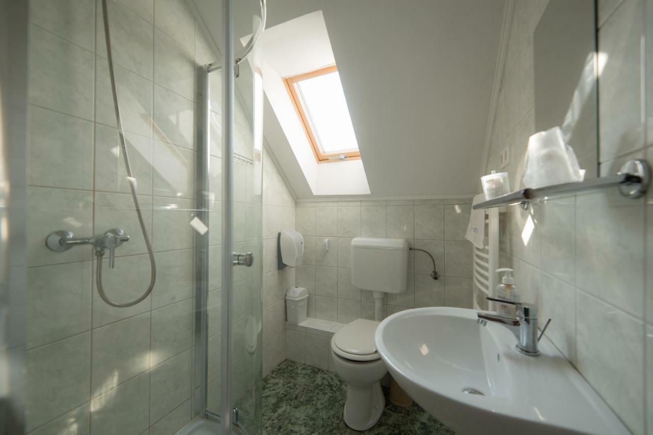 Hotel Bibic Vendeghazak Nagybajom Exteriér fotografie